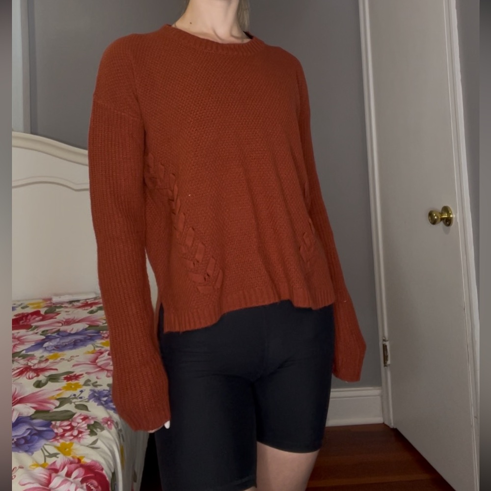 Sweater - Picture 4 of 7